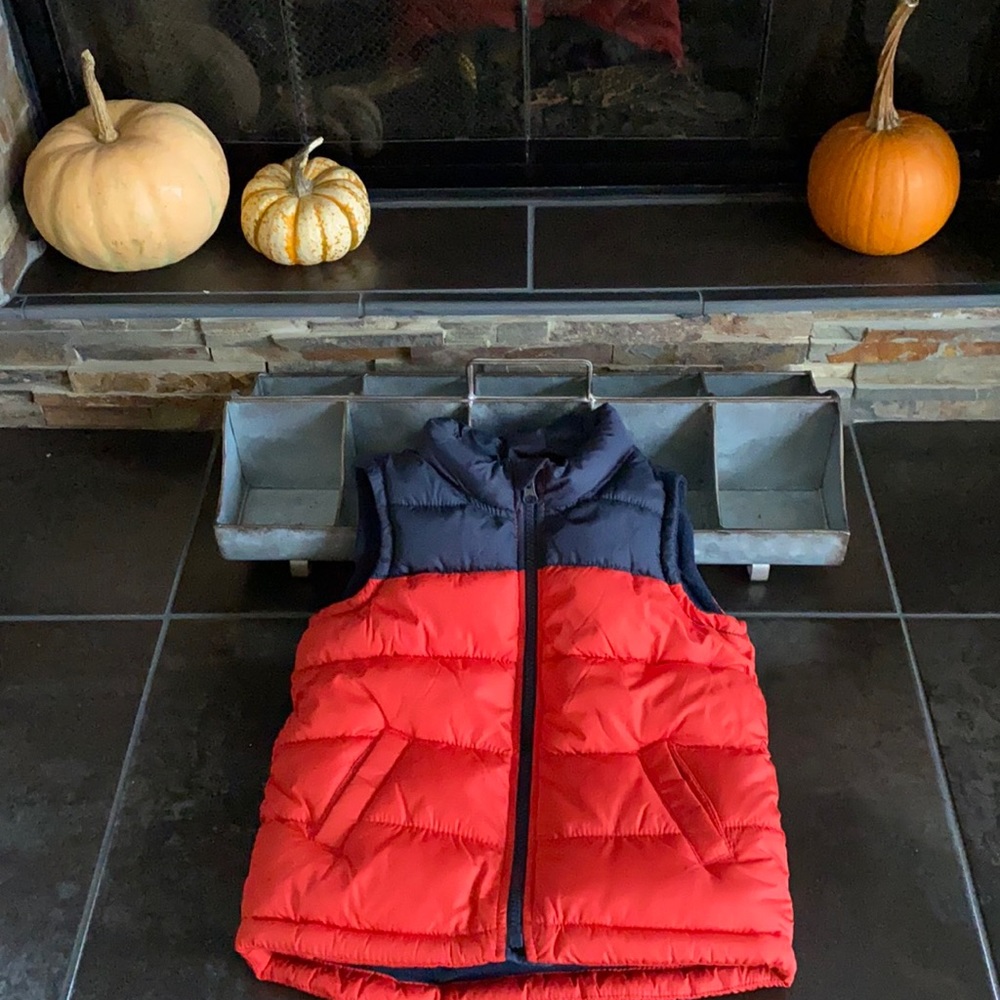 Boys Old Navy vest, navy blue/red, size 5T